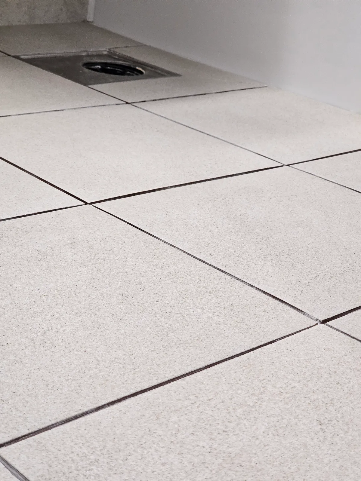 화성시 향남 푸르지오 줄눈시공 시공 전 - 화성시 향남 푸르지오 거실 줄눈시공
